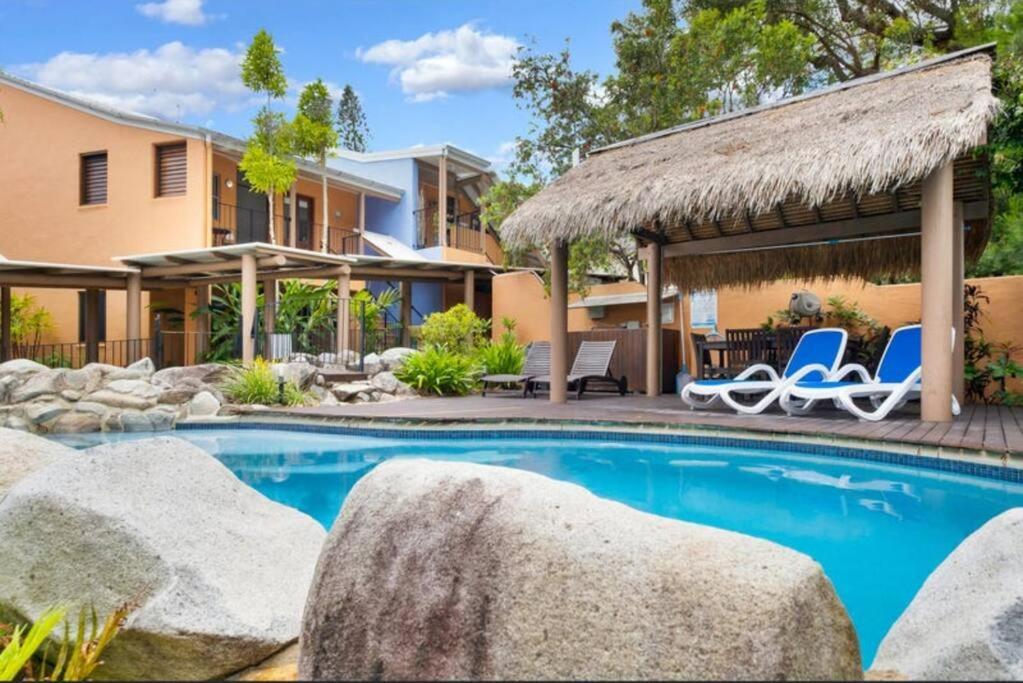 Private Sanctuary, Walking Distance To *