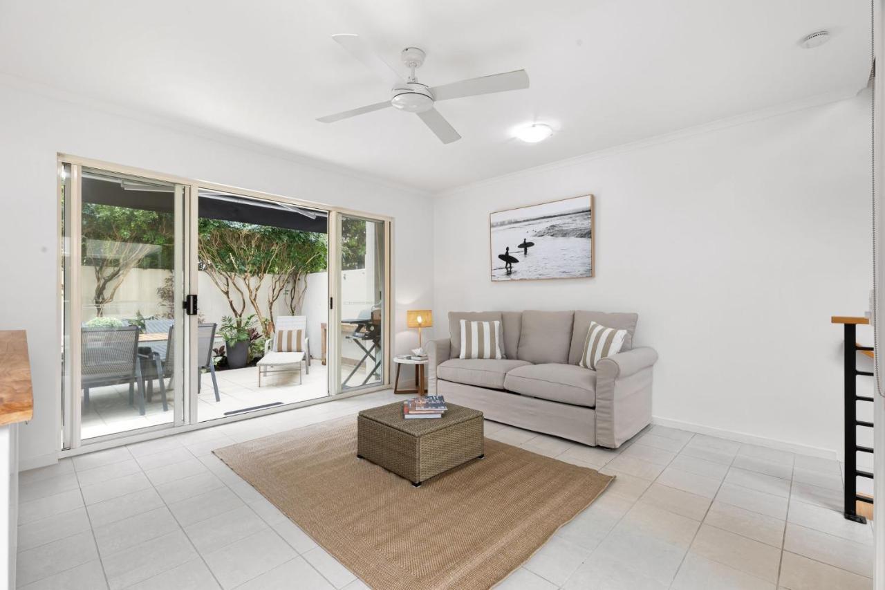 5 The Courtyards Townhouse Close To And Shops