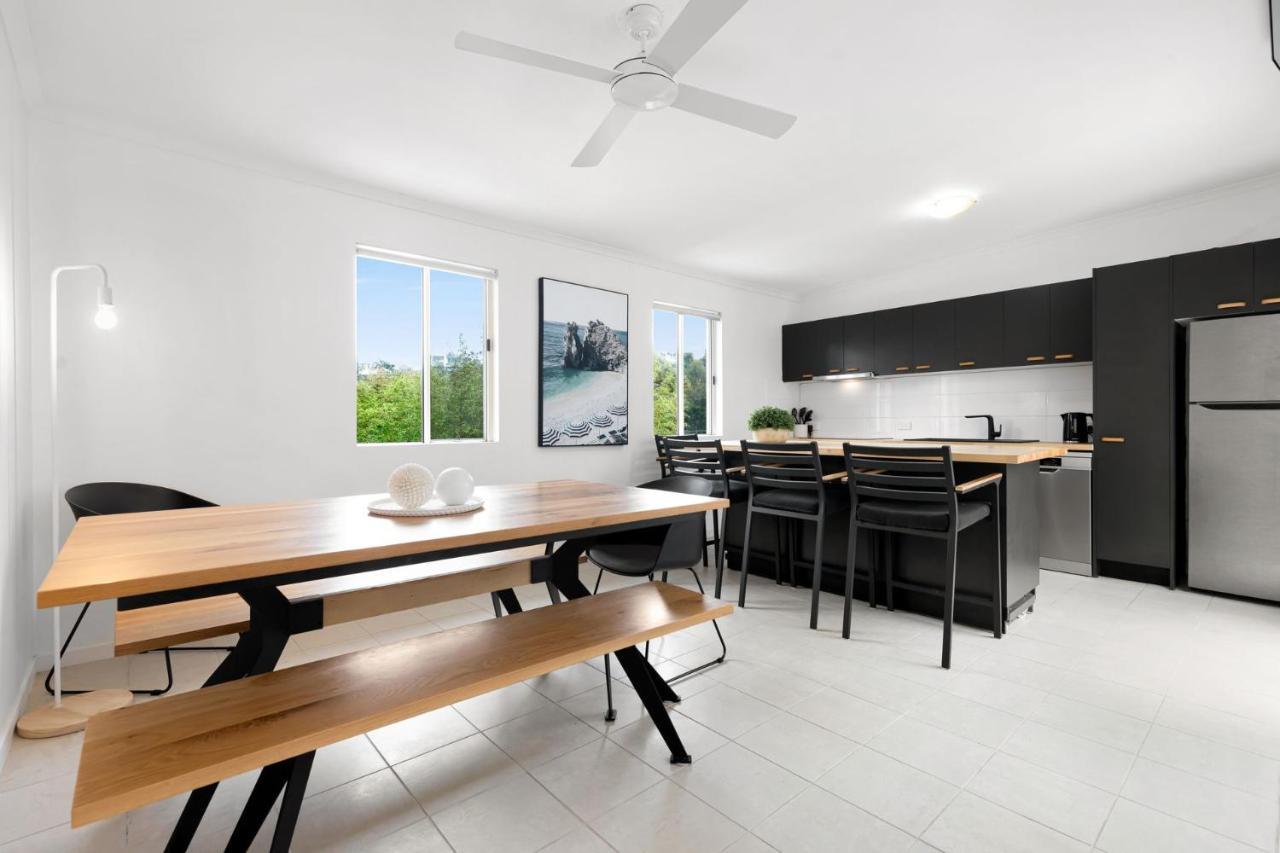 5 The Courtyards Townhouse Close To And Shops Apartment Sunshine Beach