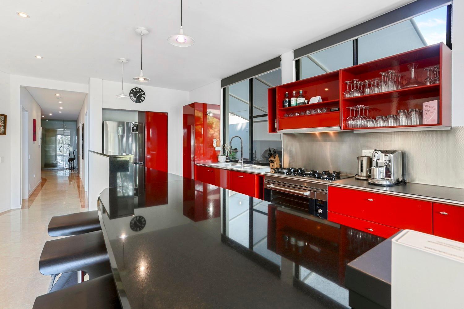 Apartment Laidback Luxury Living, *
