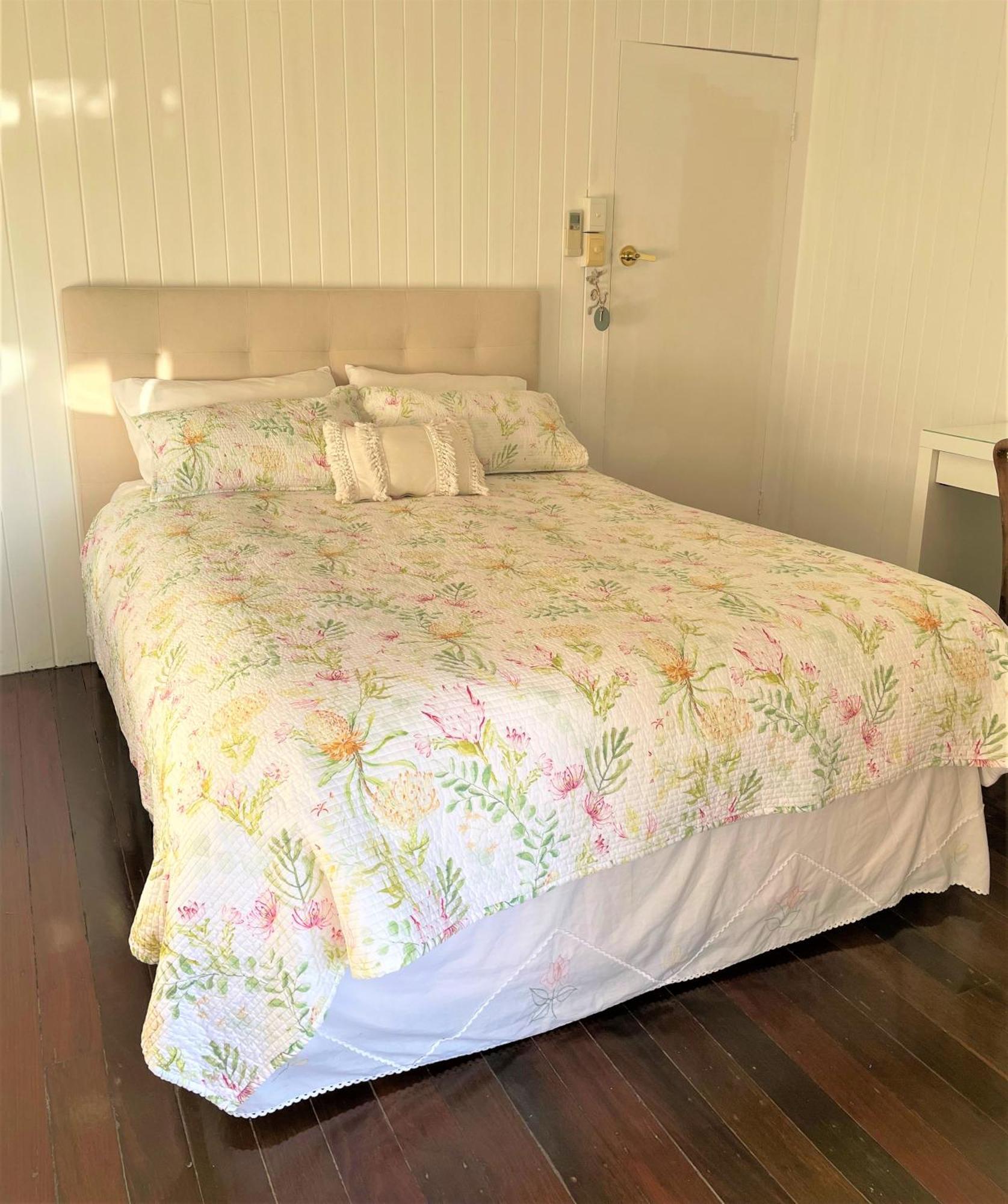 Noosa Hinterland Escape Bed & Breakfast Black Mountain