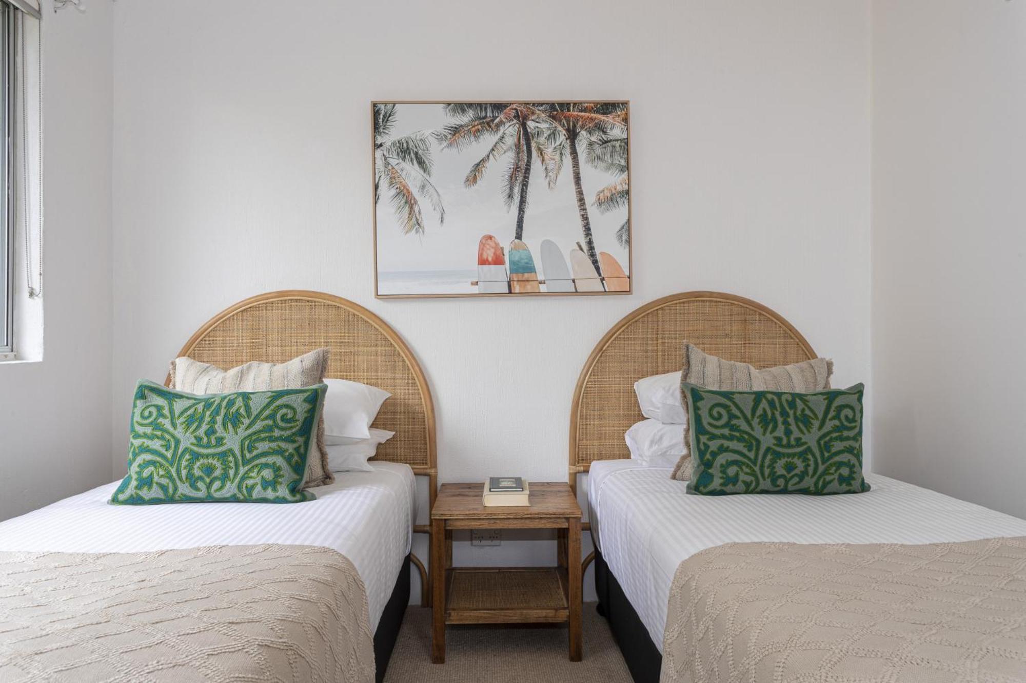 Beachside 2-bed House With Pool, Courtyard & Bbq
