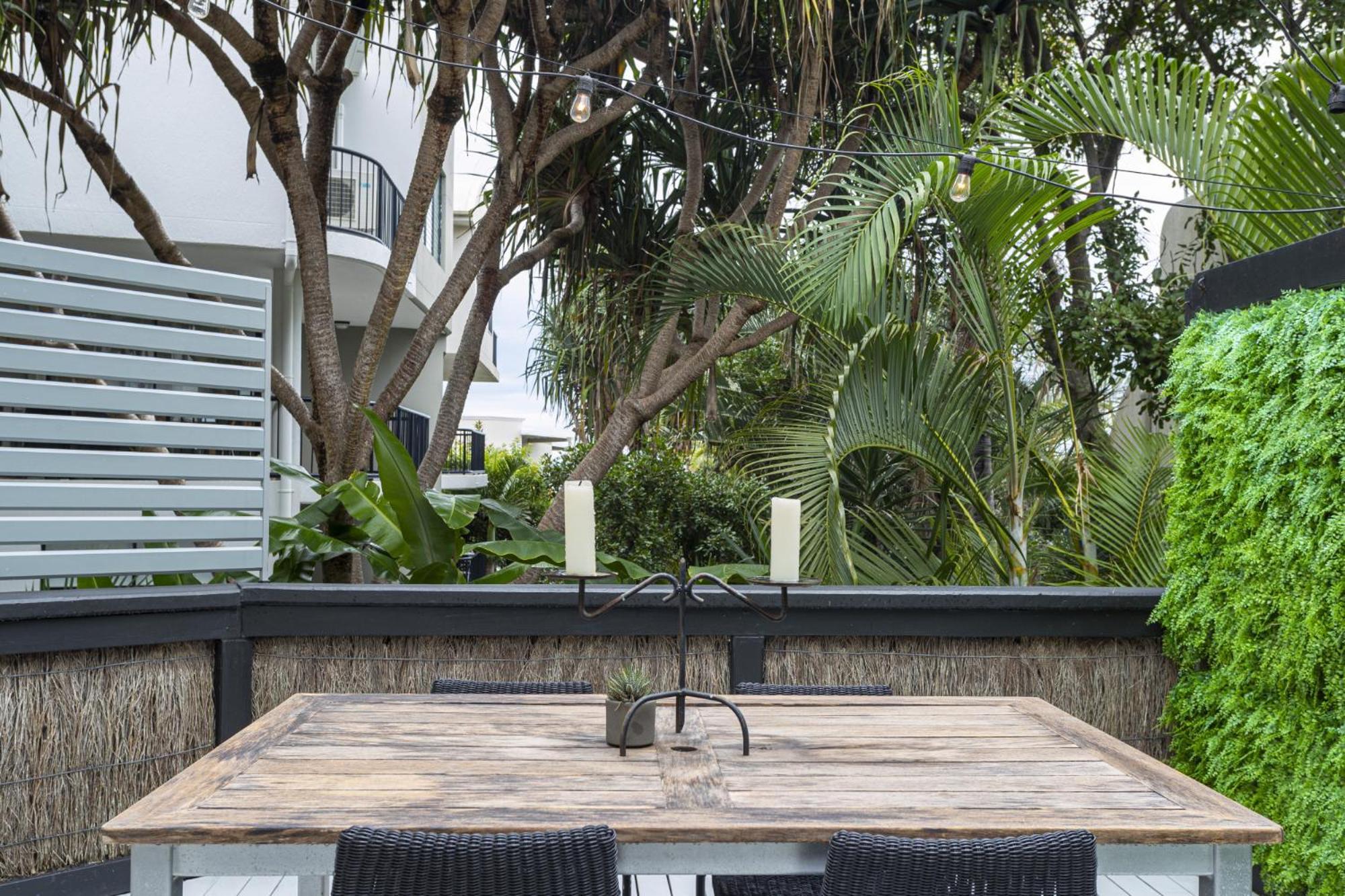 Beachside 2-bed House With Pool, Courtyard & Bbq Sunshine Beach