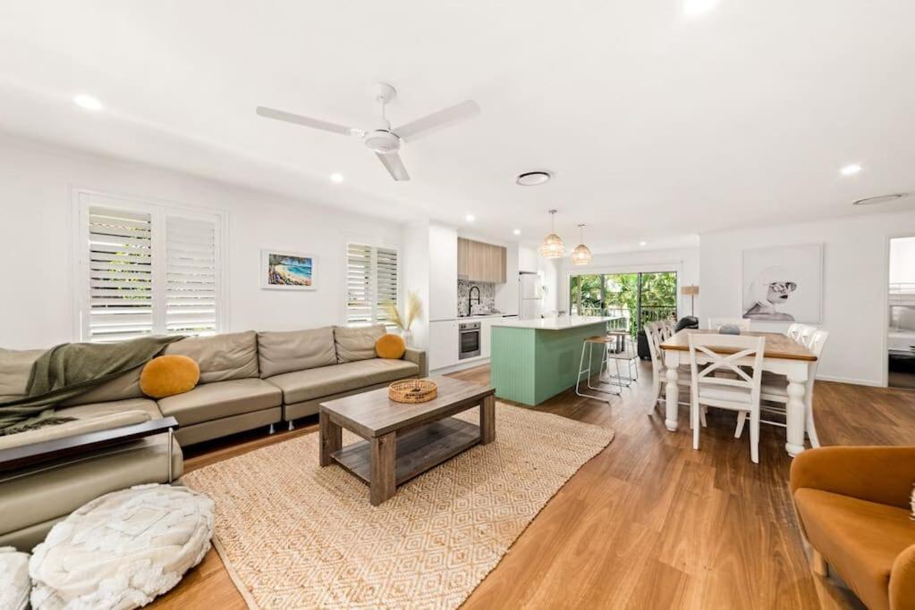 Large Gem - Off Gympie Terrace Noosaville