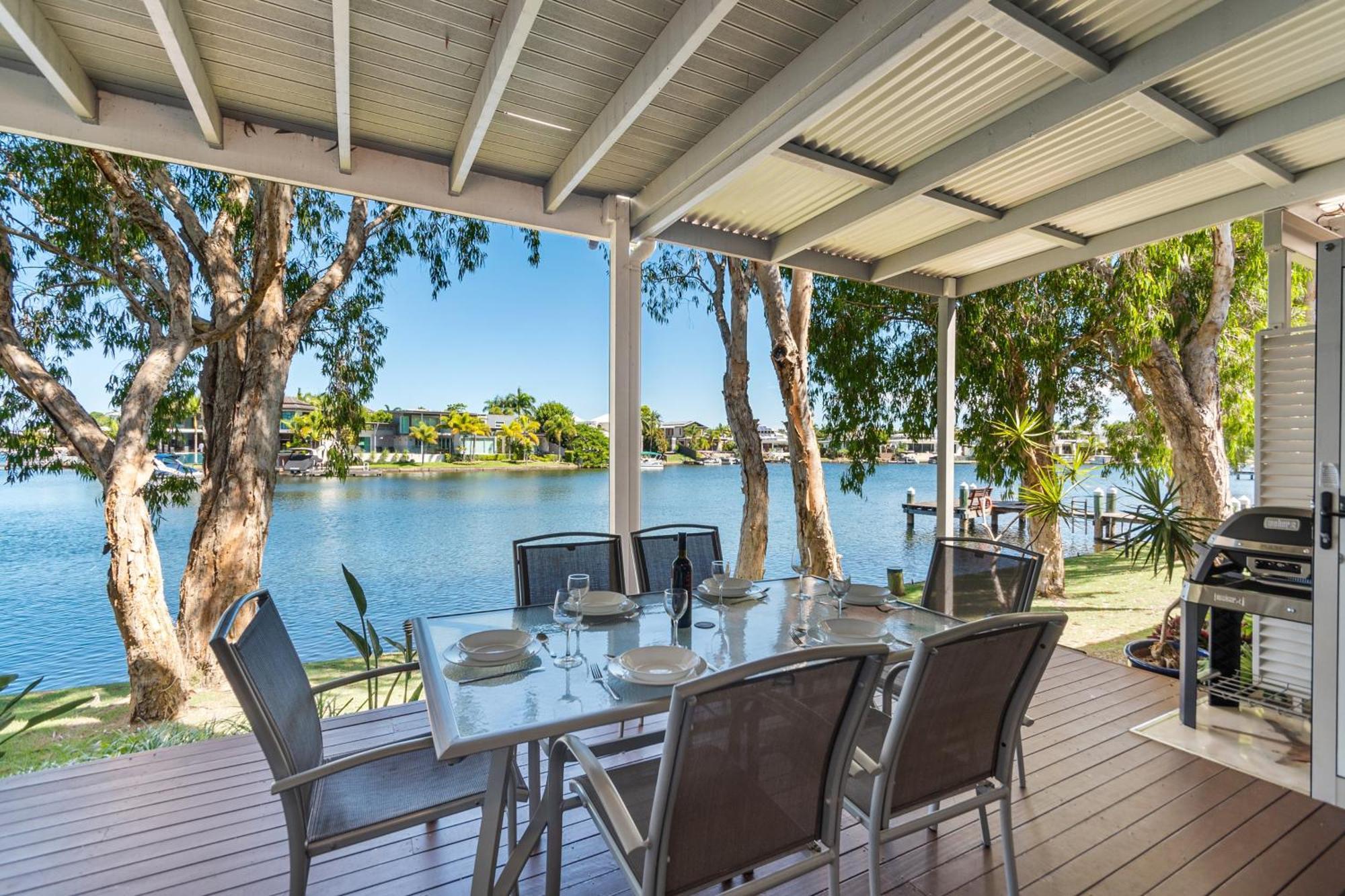 Noosa Entrance Waterfront 4* Noosaville