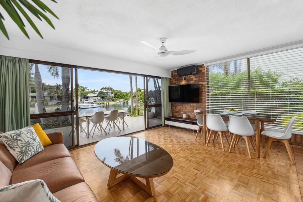 Apartment Jalynca, Waterfront Escape *