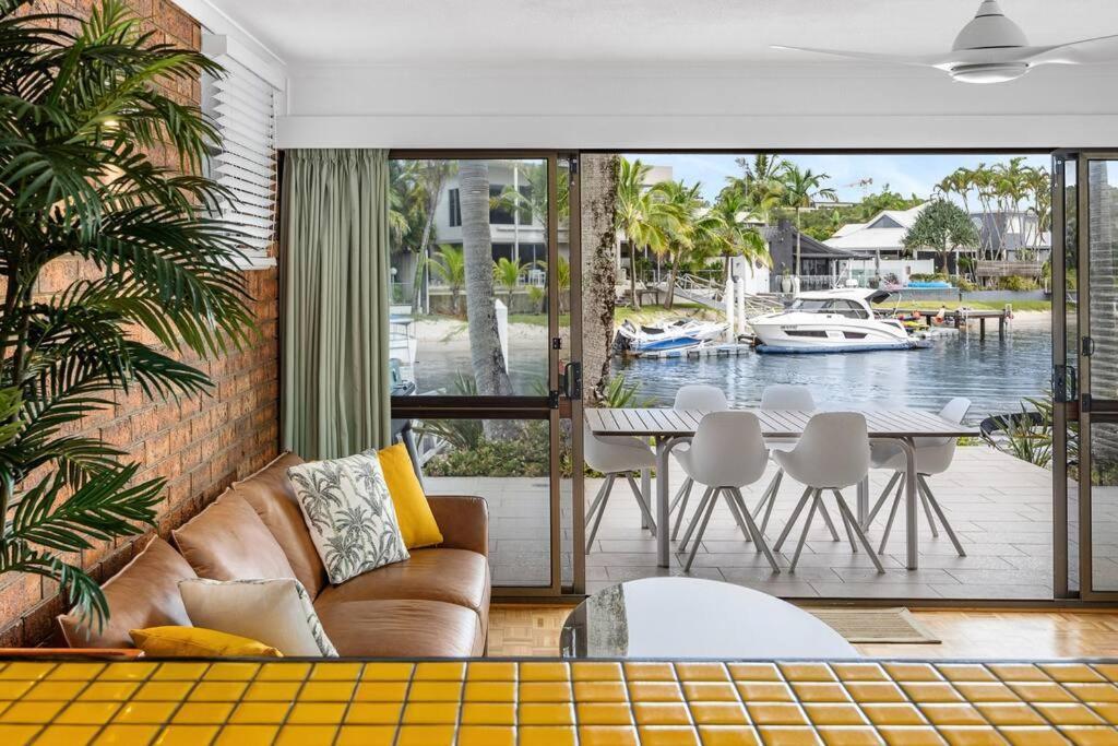 Apartment Jalynca, Waterfront Escape *
