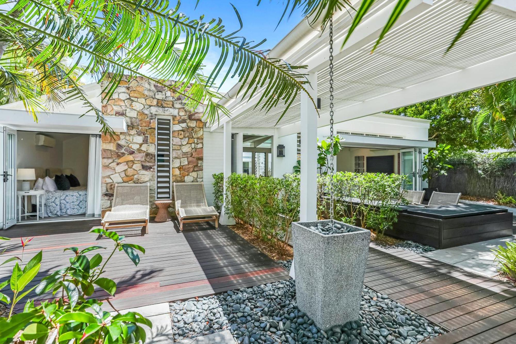 Peaceful & Stylish Retreat, Holiday home *