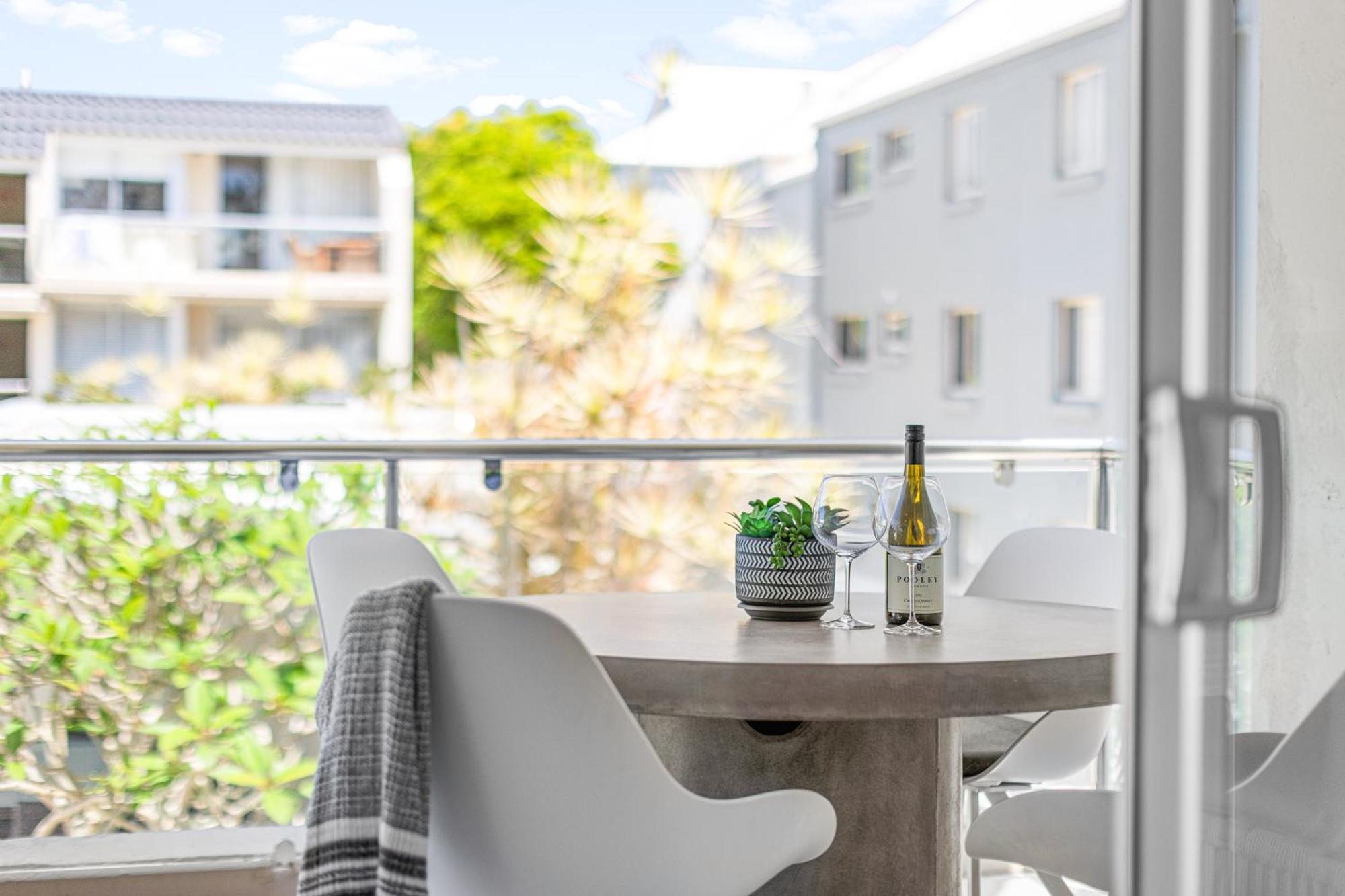 #2 Hastings Street 4*