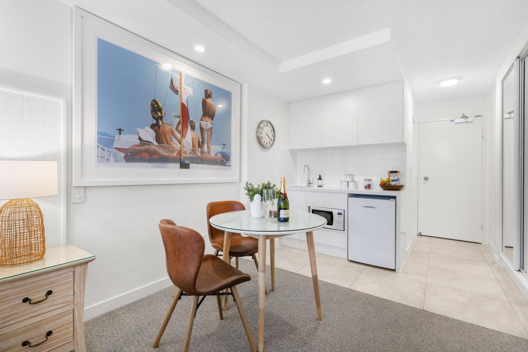 Aparthotel #2 Hastings Street 4*