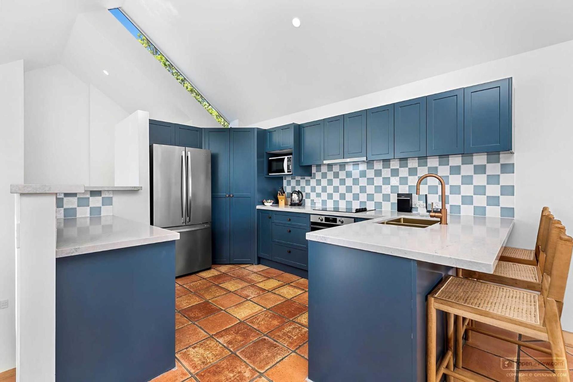 2 6 Bayview Road *