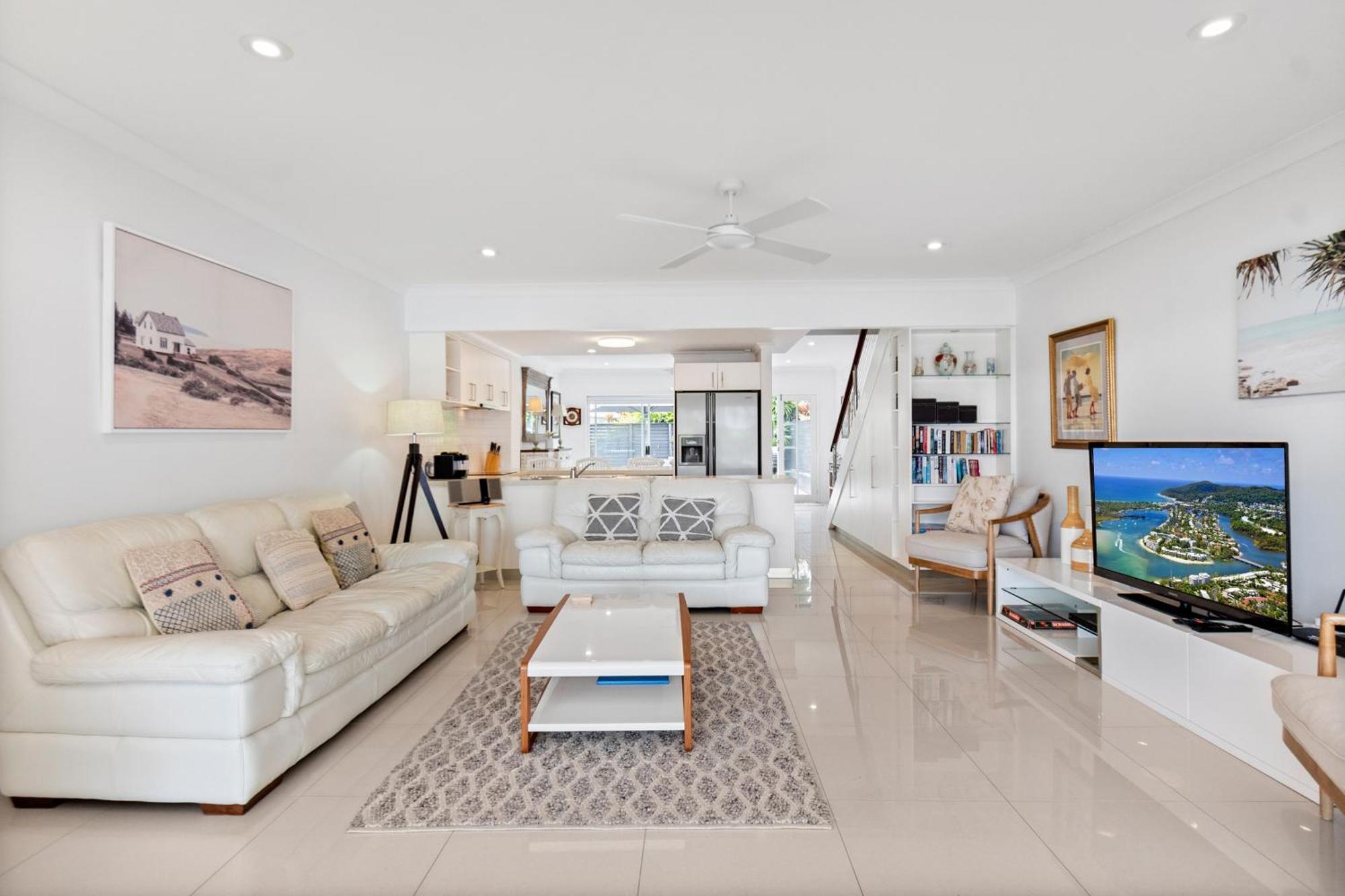 Noosa Entrance Waterfront 4* Noosaville