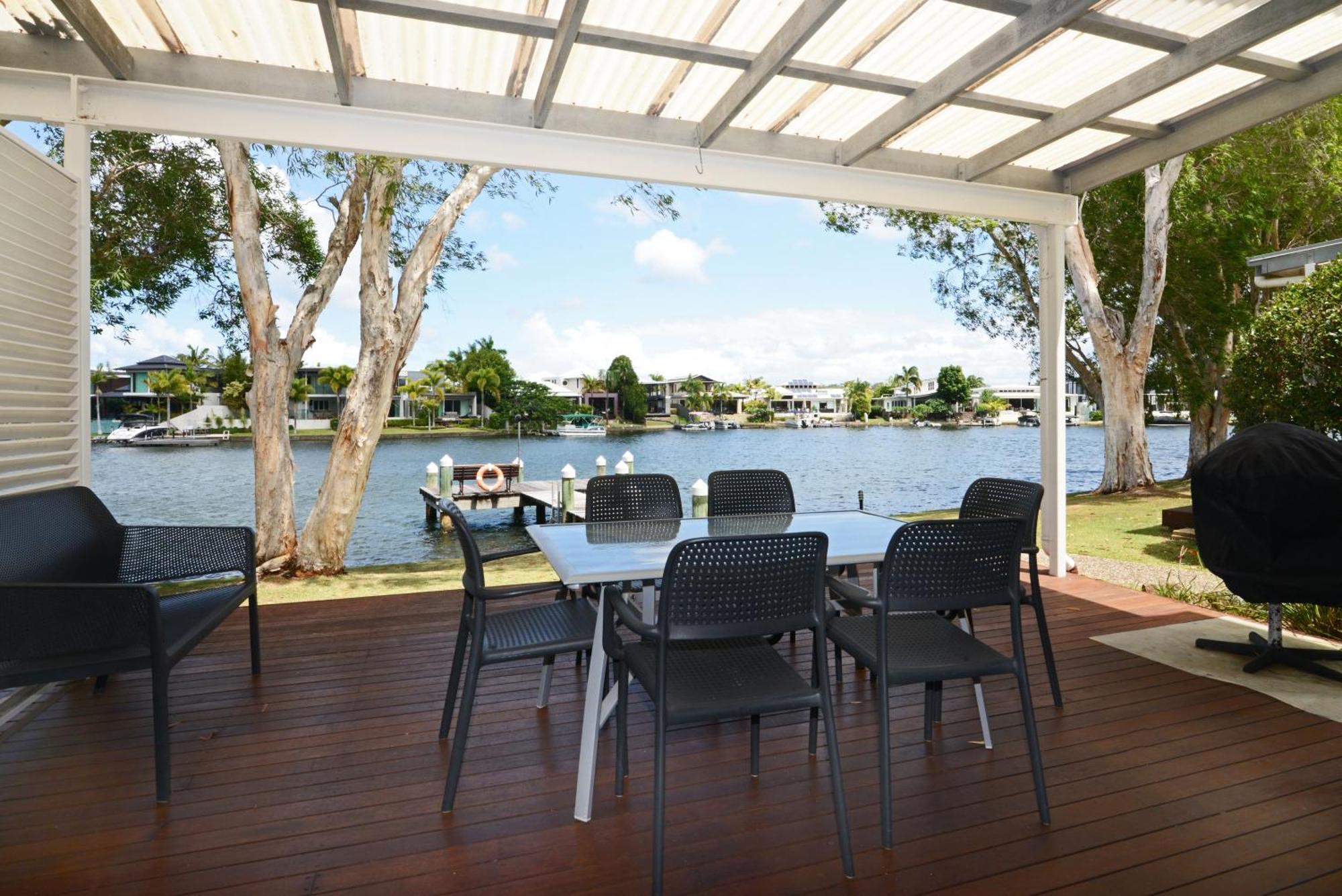 Noosa Entrance Waterfront Resort
