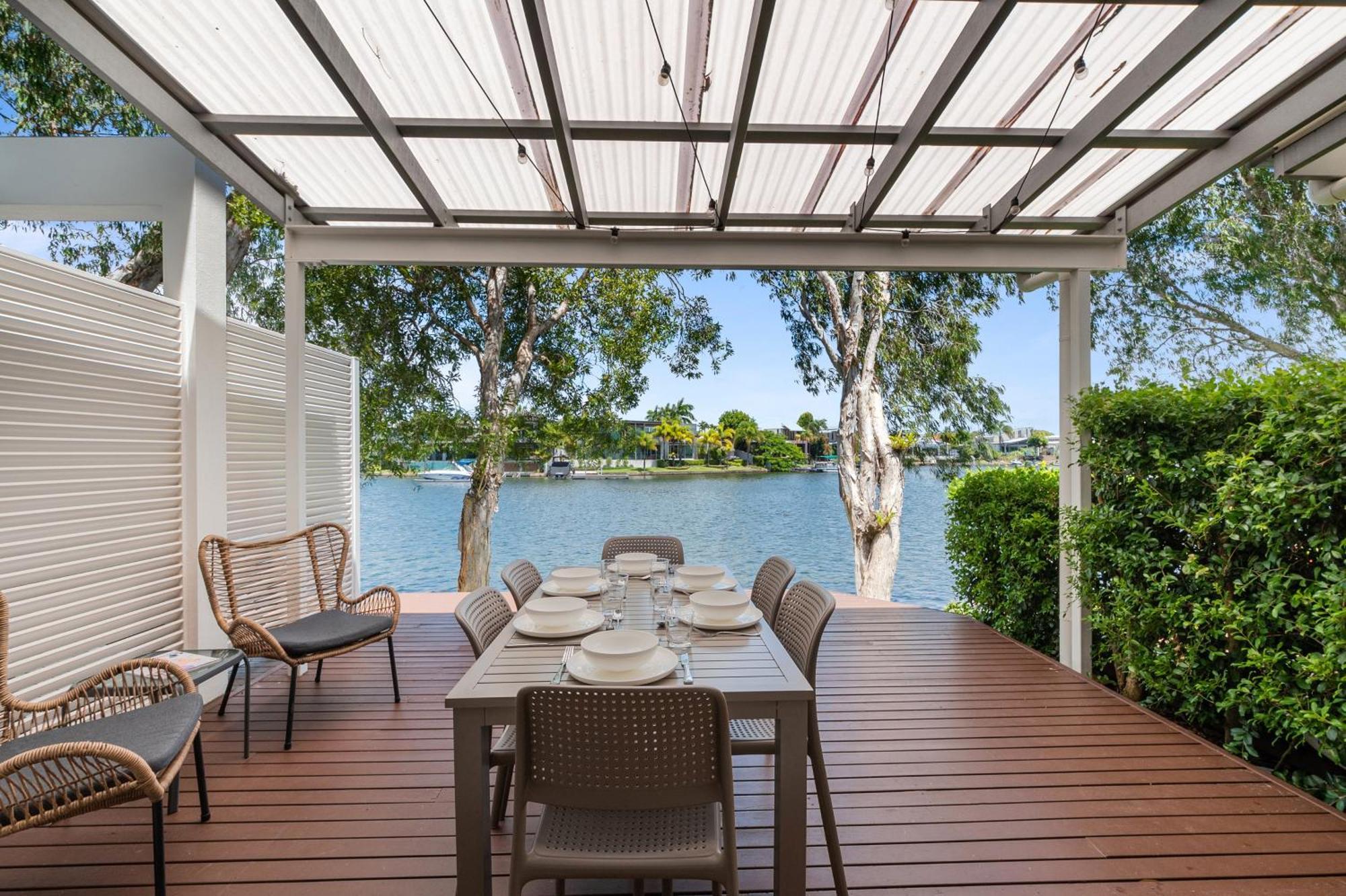 Noosa Entrance Waterfront Resort 4*