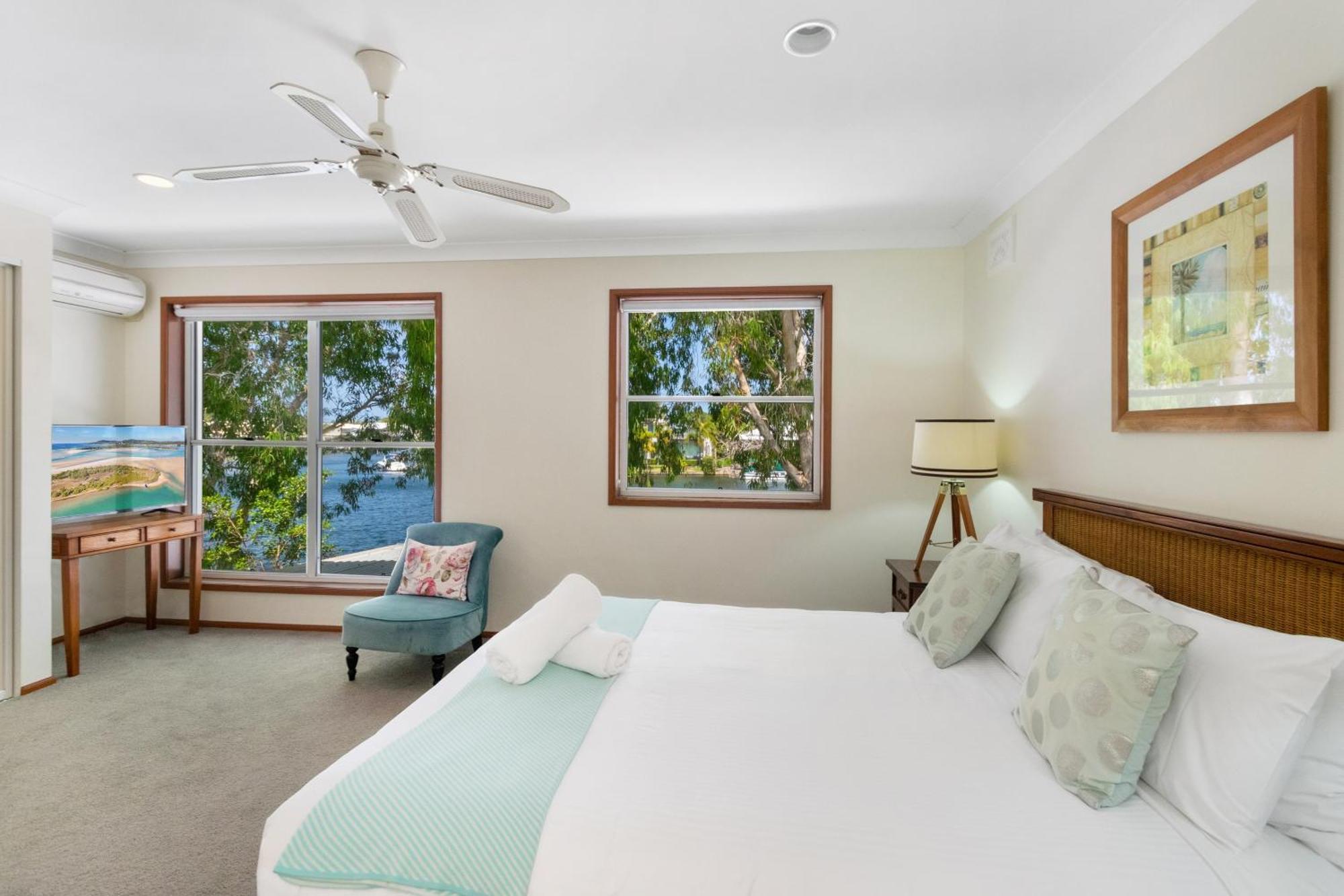 Noosa Entrance Waterfront 4* Noosaville