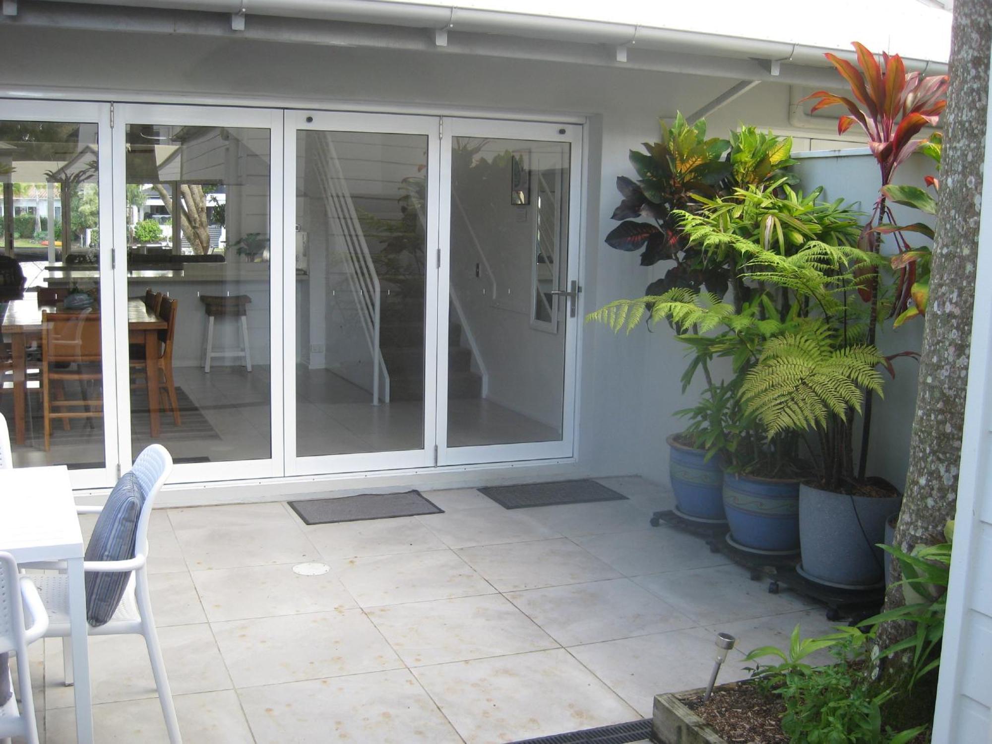 Noosa Entrance Waterfront Resort 4*