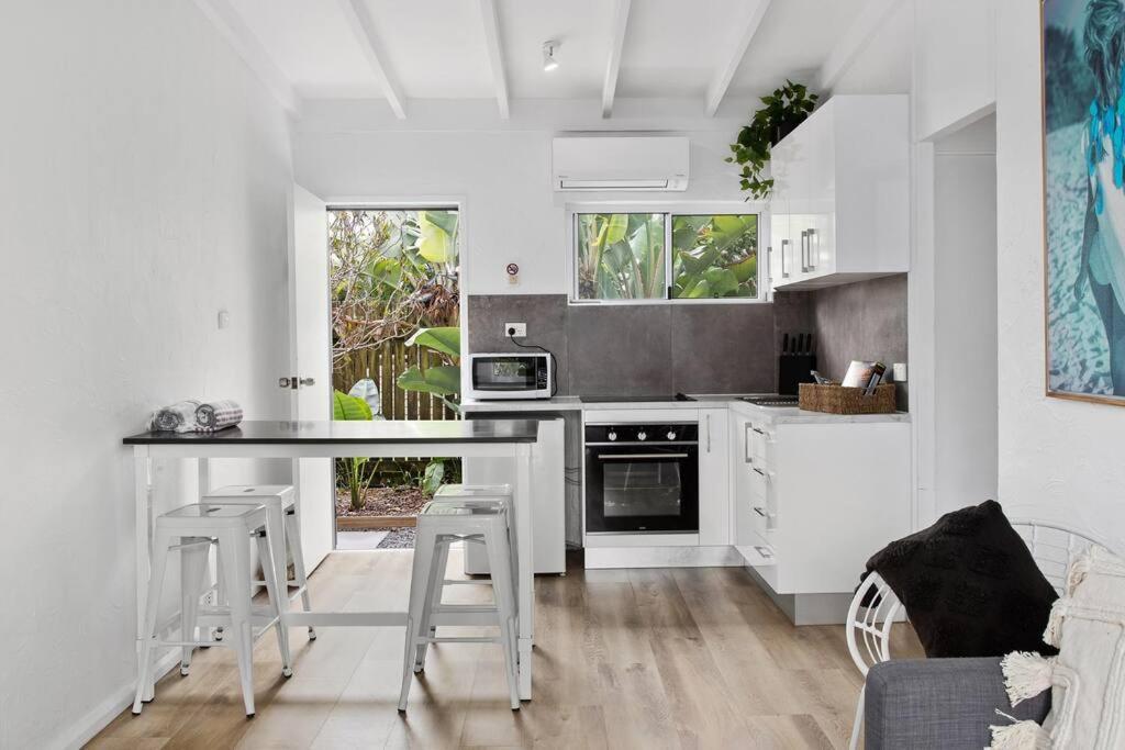 In S'shine Beach,private Courtyard Apartment Sunshine Beach