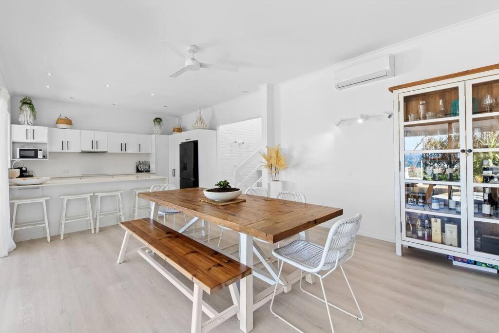 White House High On Belmore, Pets Welcome Holiday home Sunshine Beach