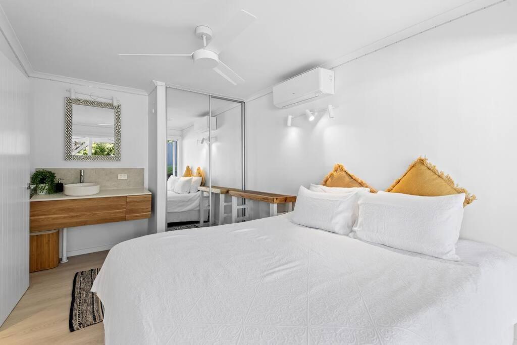 Holiday home White House High On Belmore, Pets Welcome Sunshine Beach
