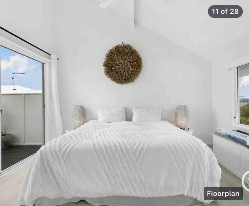 White House High On Belmore, Pets Welcome Holiday home
