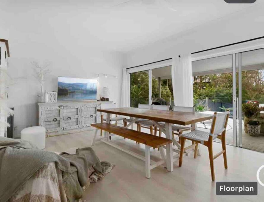 White House High On Belmore, Pets Welcome * Sunshine Beach