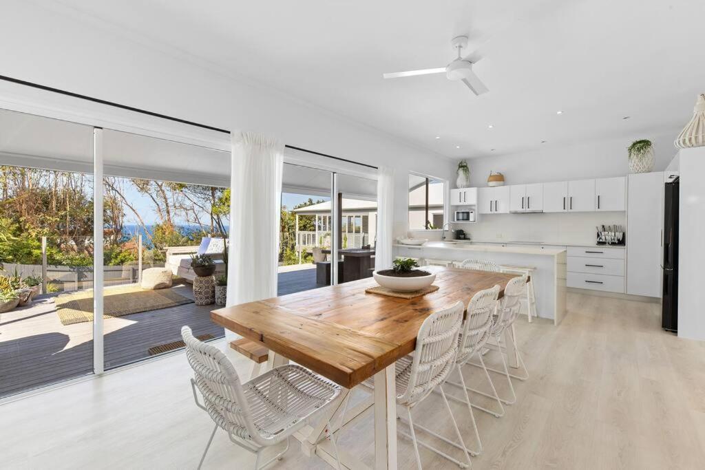 Holiday home White House High On Belmore, Pets Welcome Sunshine Beach