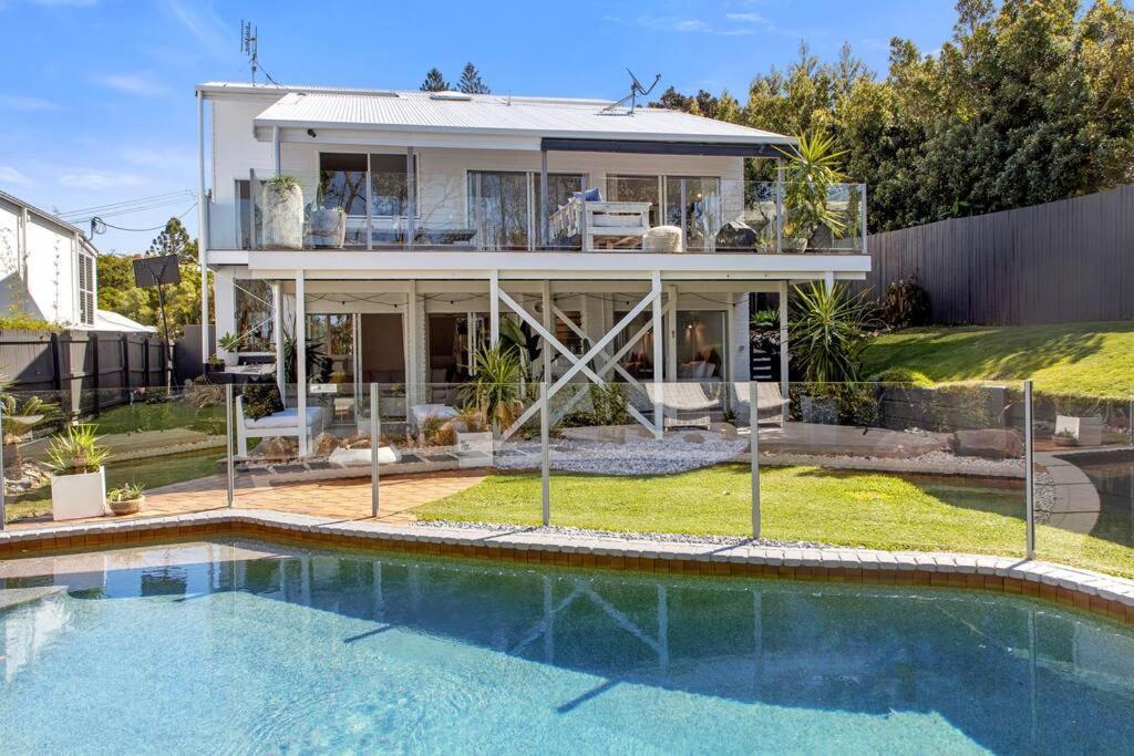 Holiday home White House High On Belmore, Pets Welcome Sunshine Beach