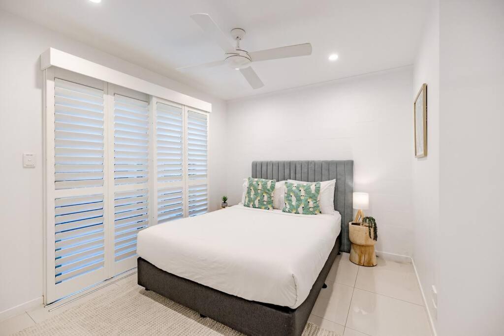 Holiday home Sleek & Stylish Family House ~ Near Junction *
