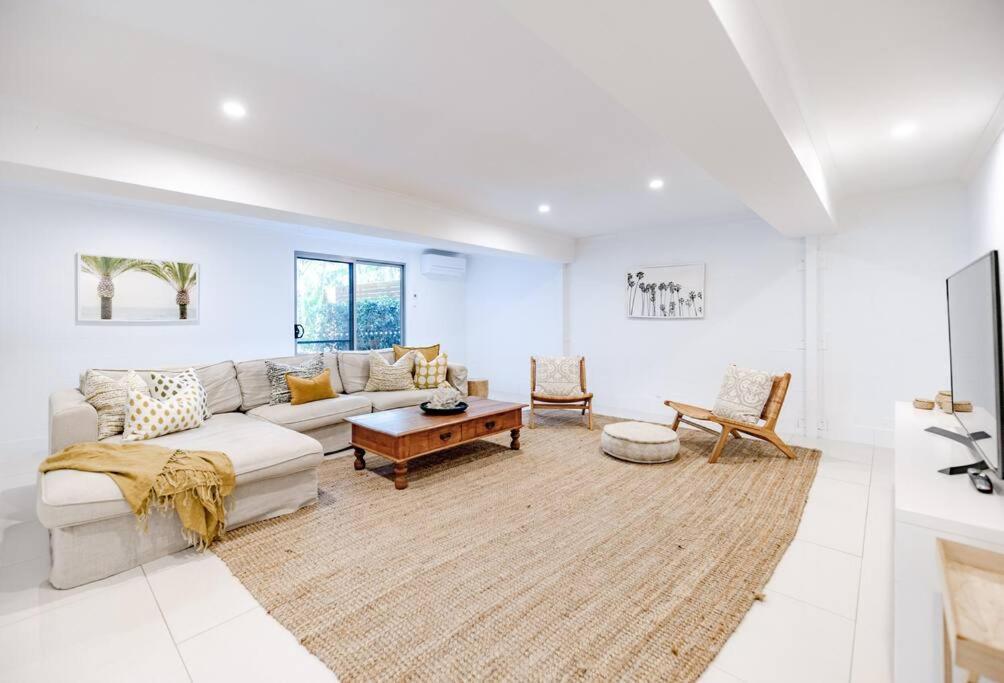 Sleek & Stylish Family House ~ Near Junction *