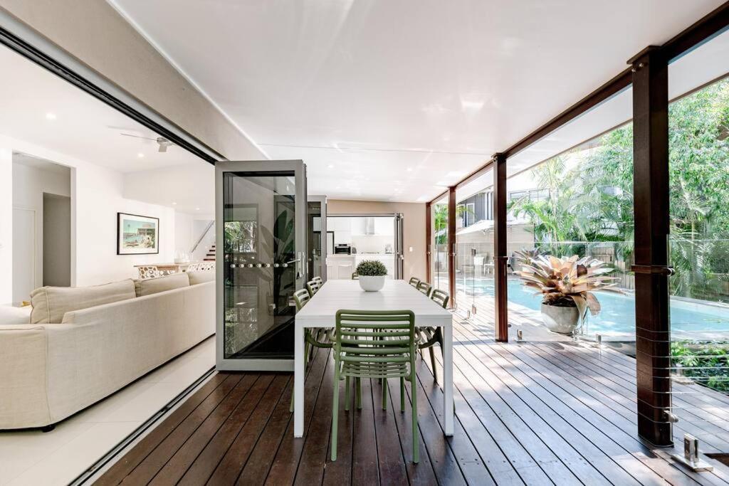 Holiday home Sleek & Stylish Family House ~ Near Junction Noosa Heads
