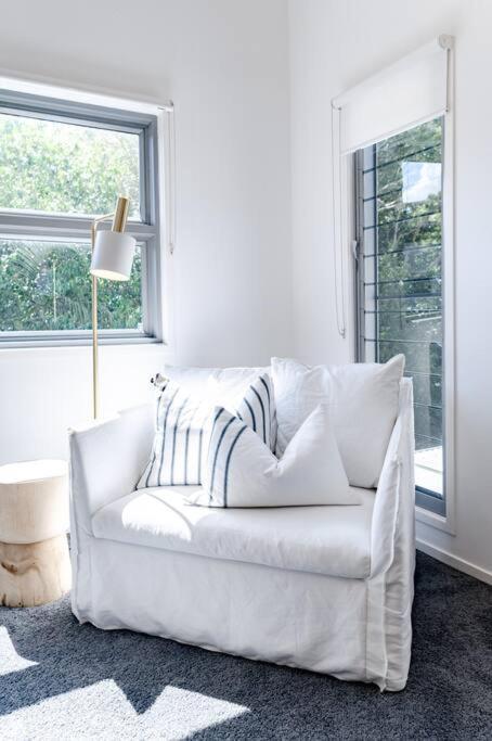 Sleek & Stylish Family House ~ Near Junction