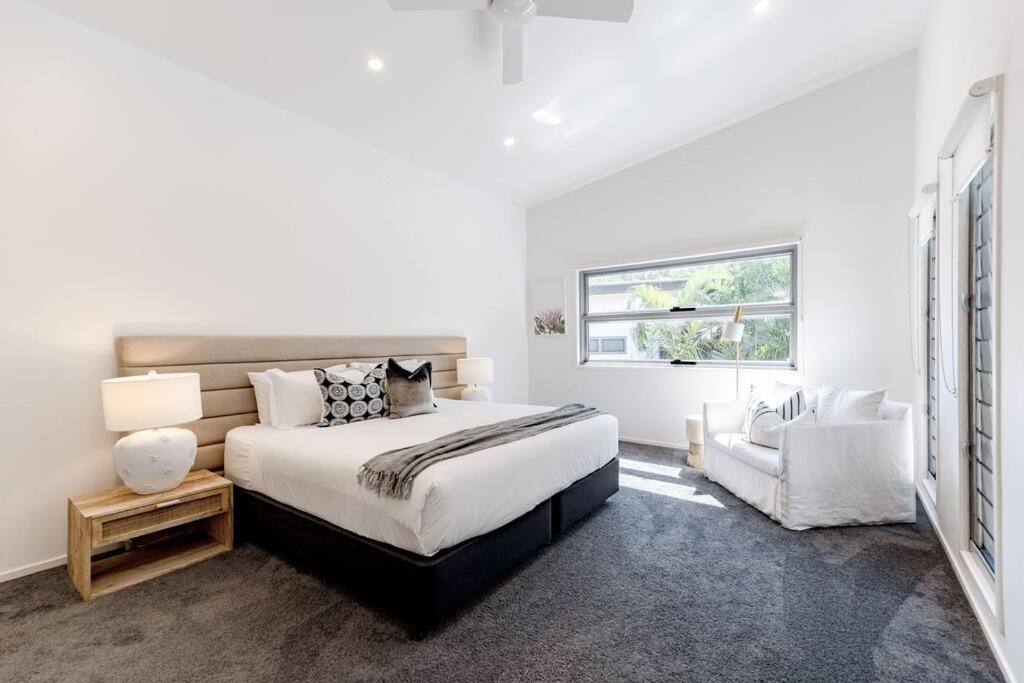 Sleek & Stylish Family House ~ Near Junction *