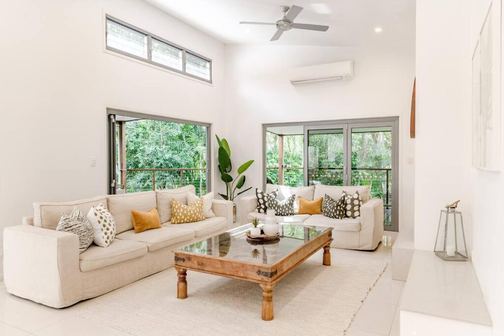 Sleek & Stylish Family House ~ Near Junction * Noosa Heads