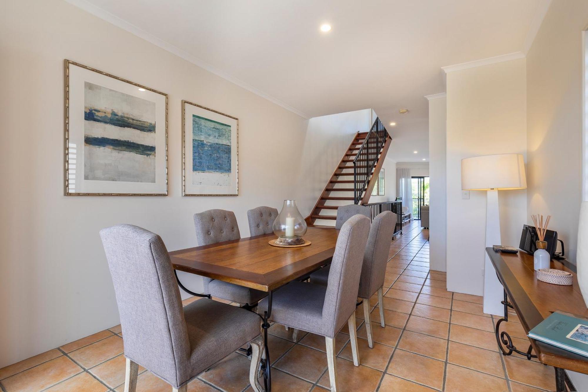 Wake Up To Ocean Views In Stylish Comfort Apartment