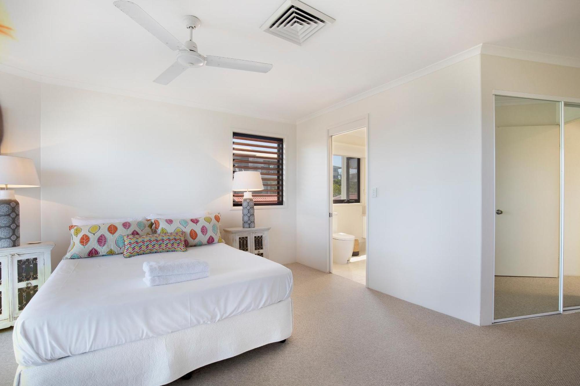 Wake Up To Ocean Views In Stylish Comfort Apartment *