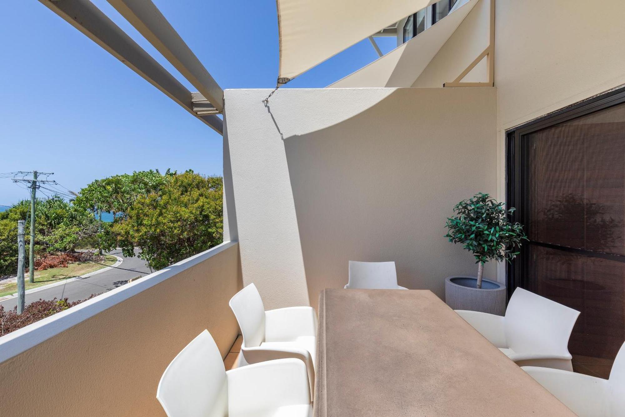 Wake Up To Ocean Views In Stylish Comfort Apartment Sunshine Beach