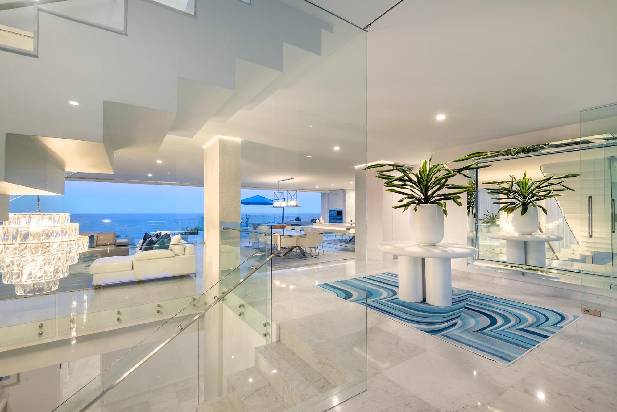 Azure * Sunshine Beach