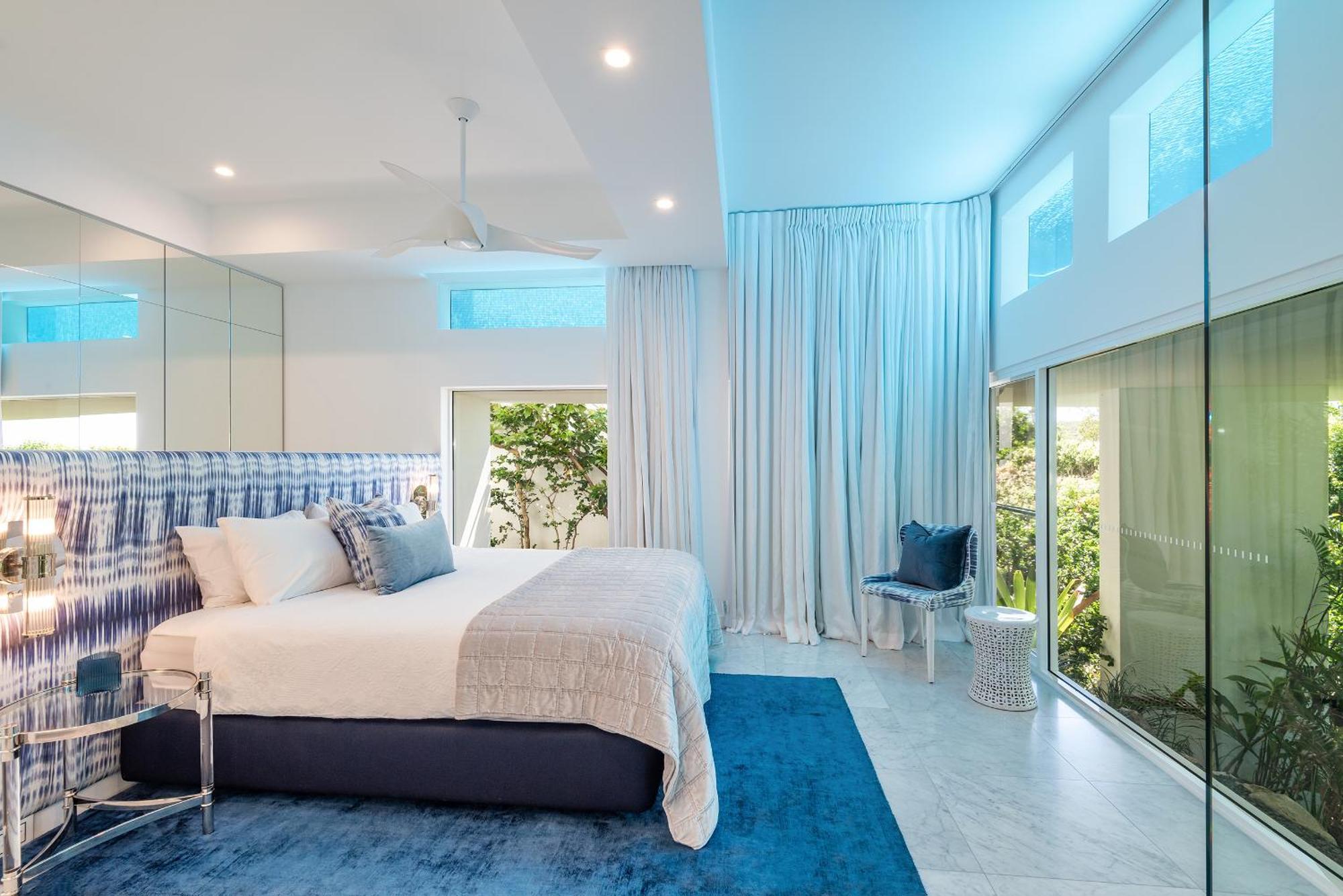Azure * Sunshine Beach