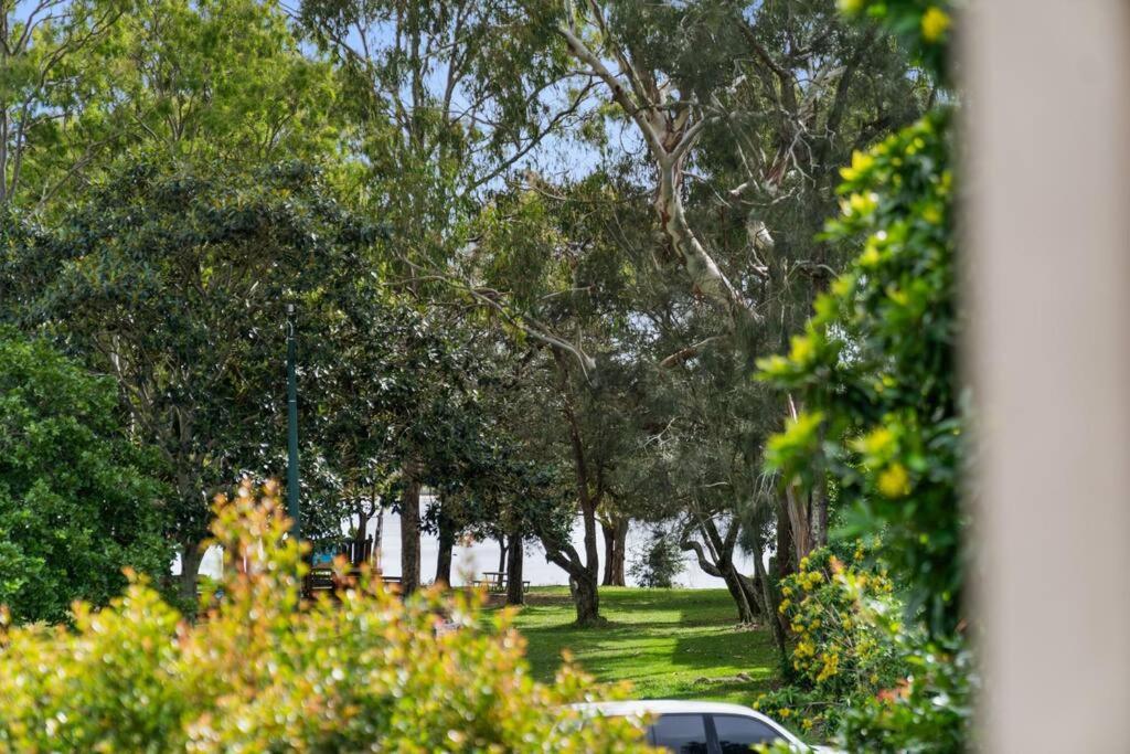 Tides On Pde - Across From River Walk To Main Apartment Noosa Heads