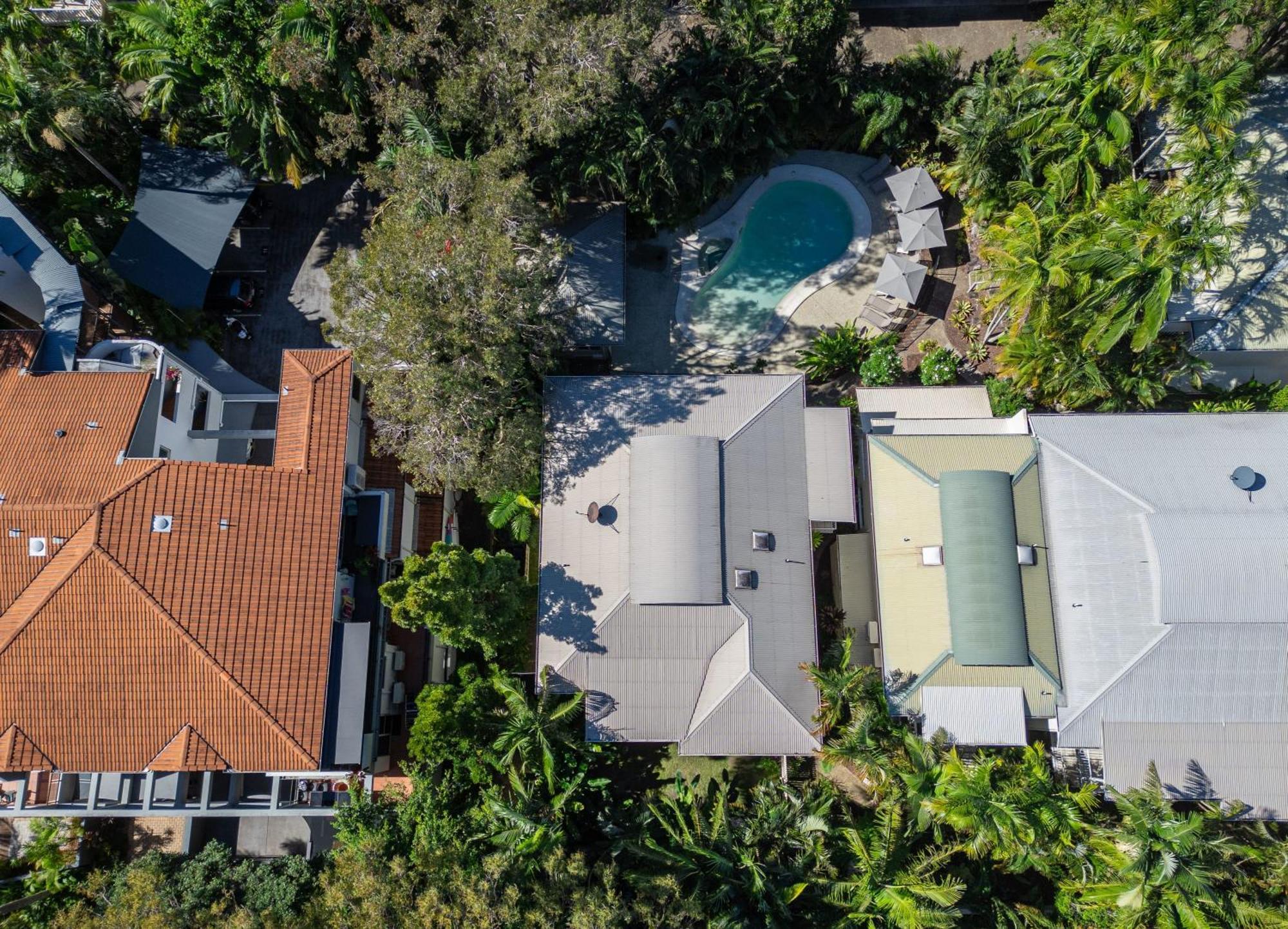 Large Gem - Off Gympie Terrace Apartment