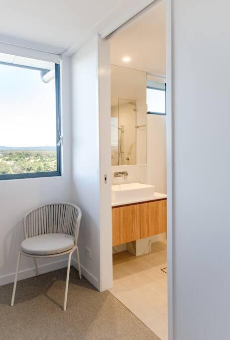 The Hamptons House - Luxury House Noosa Heads