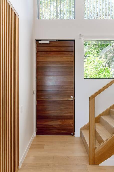 The Hamptons House - Luxury House Holiday home Noosa Heads