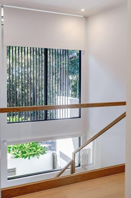 The Hamptons House - Luxury House Noosa Heads