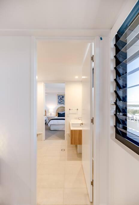The Hamptons House - Luxury House Holiday home Noosa Heads