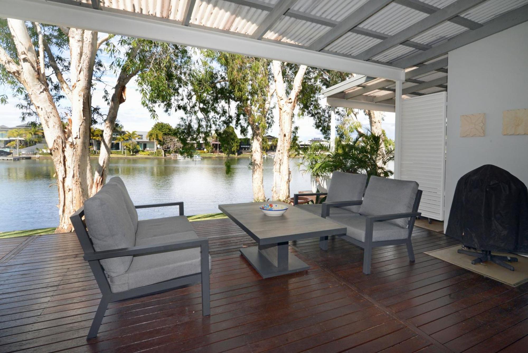 Resort Noosa Entrance Waterfront