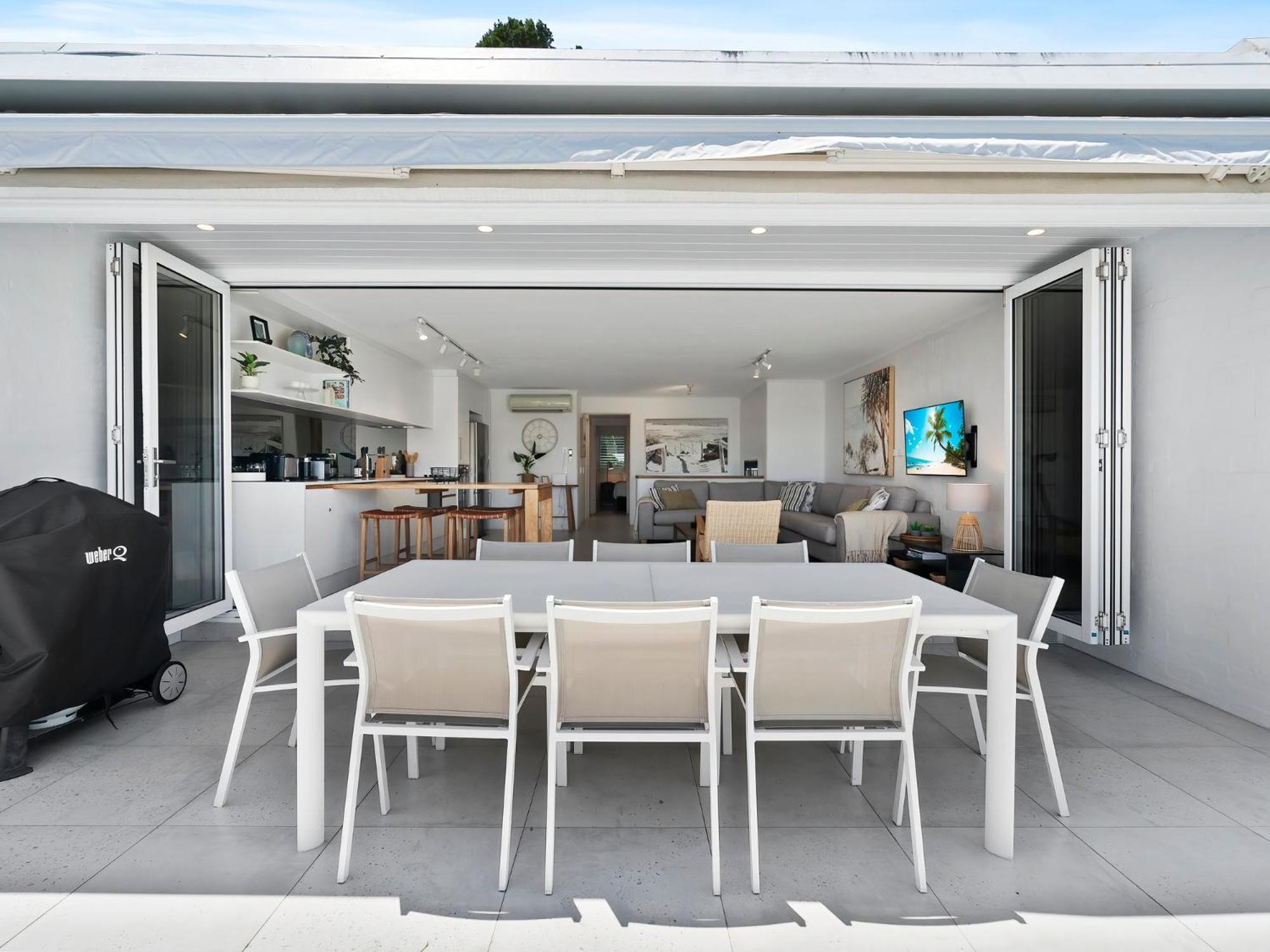 Apartment Views 4 Drive 33 Stylish Coastal Retreat *