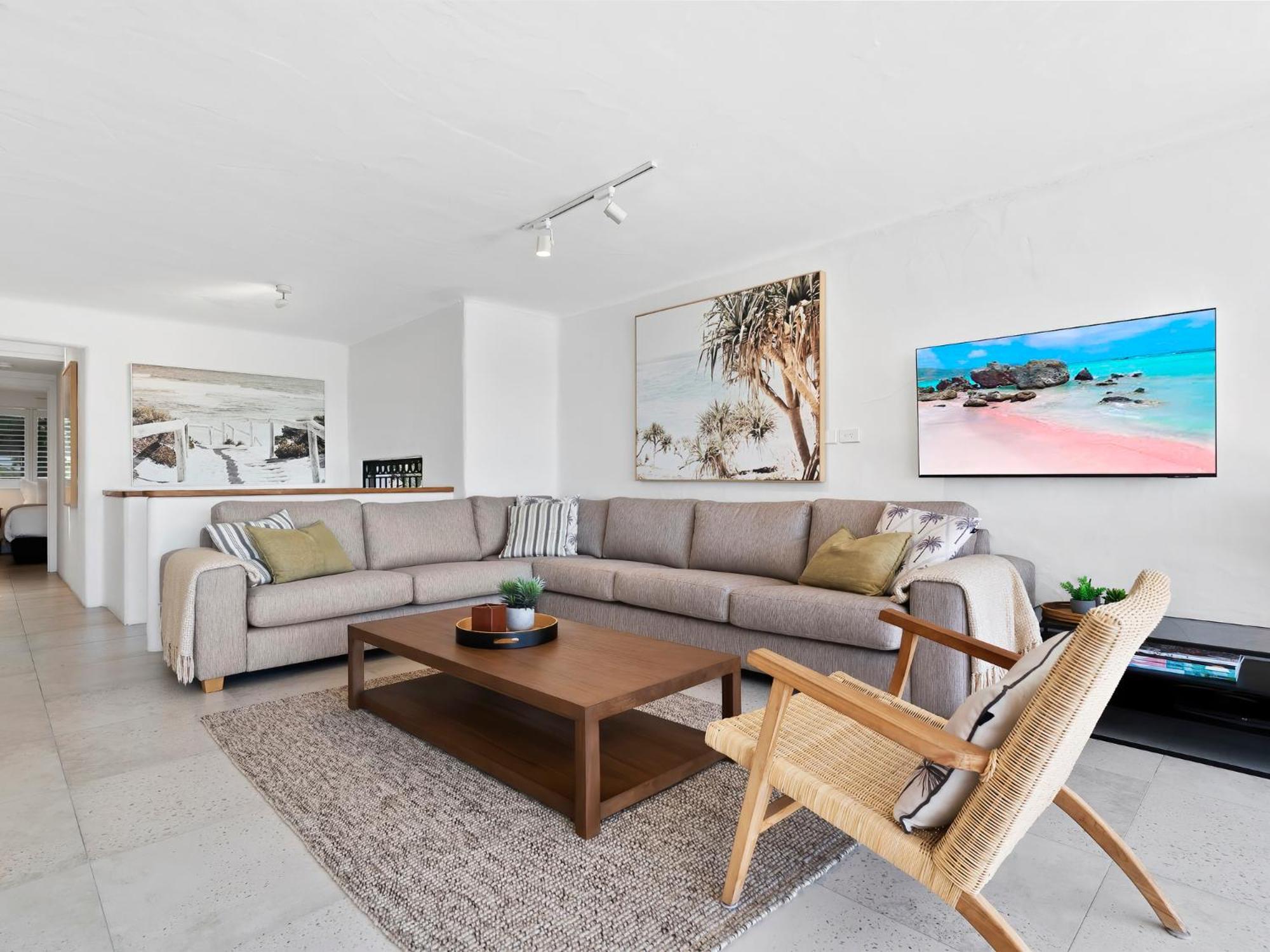 Views 4 Drive 33 Stylish Coastal Retreat Noosa Heads