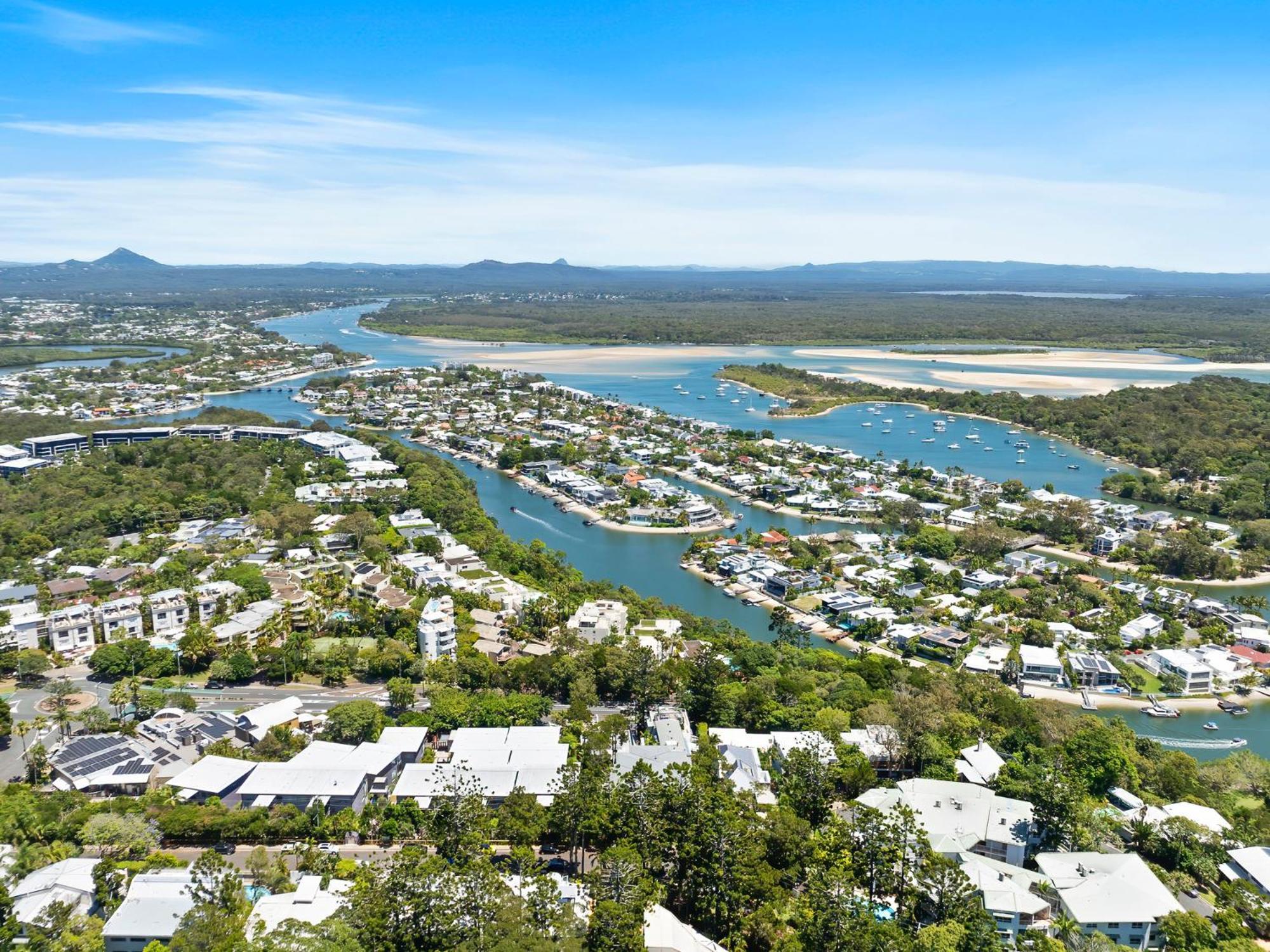 Views 4 Drive 33 Stylish Coastal Retreat * Noosa Heads