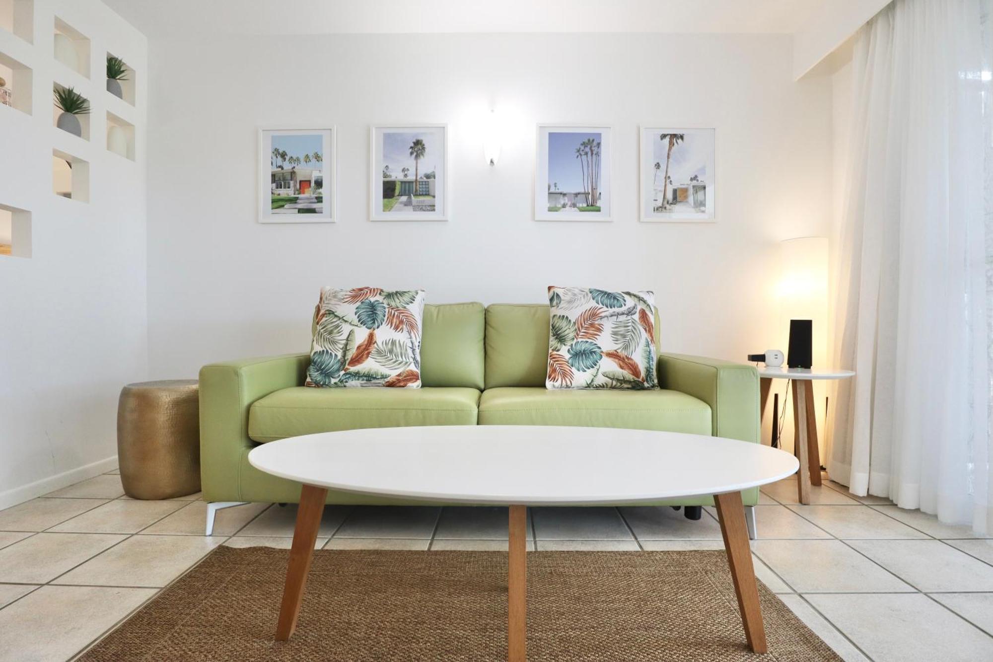 Pet Friendly Walk To Hastings St Or Noosa River 11ats *