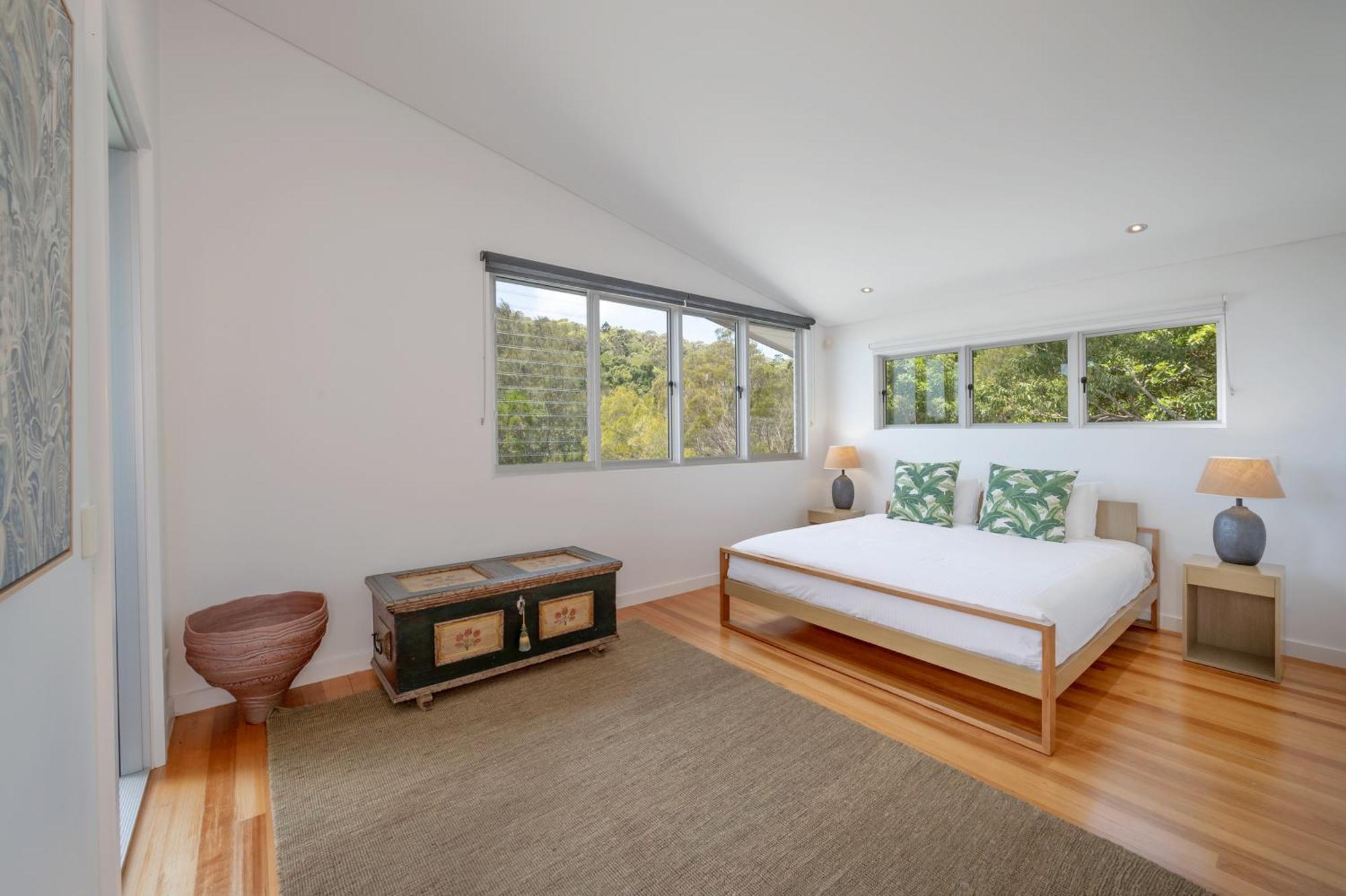 Hilltop Ocean Views, Noosa Heads